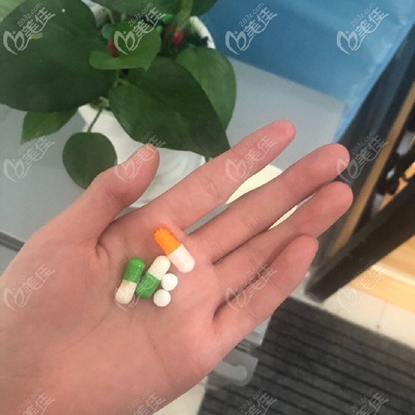 門牙種植后開的消炎藥 門牙種植后開的消炎藥