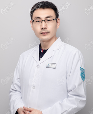 西安林牙立齒口腔正畸醫(yī)生林楊