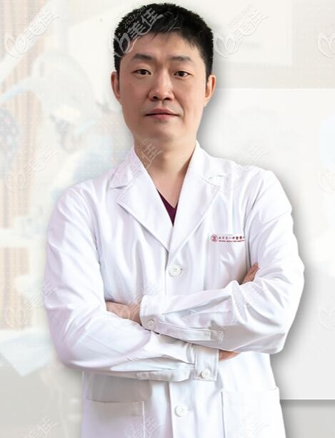 北京京一口腔外聘種植醫(yī)生周建鋒