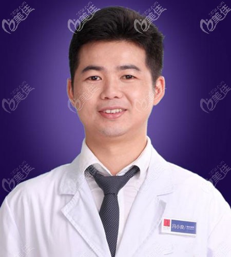大理伊美東方麗人醫(yī)療美容有名醫(yī)生馮小良