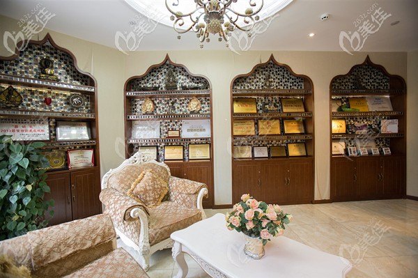 瀘州花都整形美容榮譽(yù)墻 瀘州花都整形美容榮譽(yù)墻