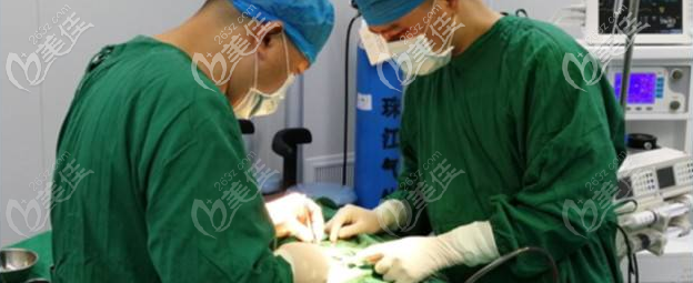 廣州市荔灣區(qū)<!--<i data=20240709-sp></i>-->整形科常輝彥醫(yī)生隆鼻過(guò)程圖