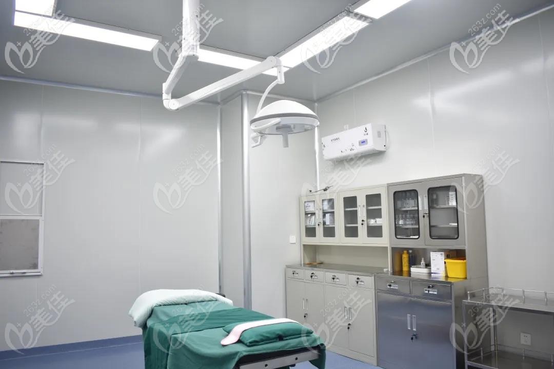 雅安鑫西華整形醫(yī)院手術(shù)室