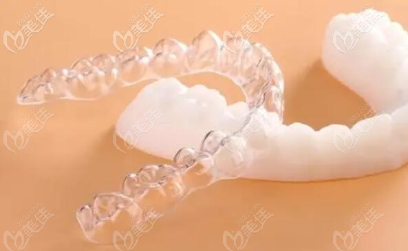 牙齒矯正上咬一咬的習(xí)慣