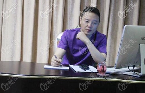 趙子康醫(yī)生坐診易韓整形