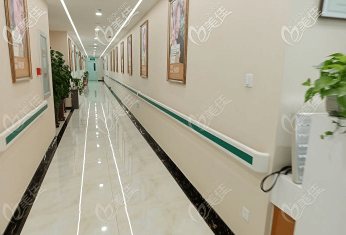 北京星燦宮醫(yī)療美容門診部樓道 北京星燦宮醫(yī)療美容門診部樓道