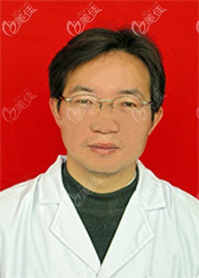 擅長(zhǎng)正畸的陶李明醫(yī)生