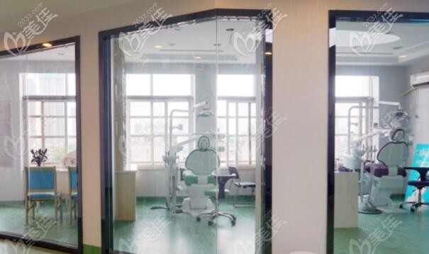 虎泉醫(yī)院牙科牙齒矯正中心治療室