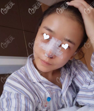 做完手術(shù)后第二天 做完手術(shù)后第二天