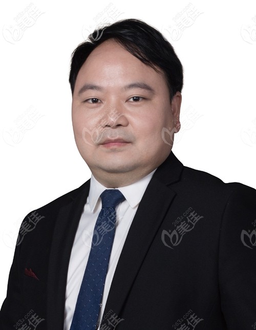 陳麗勇 泉州歐菲無(wú)創(chuàng)科醫(yī)生 陳麗勇 泉州歐菲無(wú)創(chuàng)科醫(yī)生