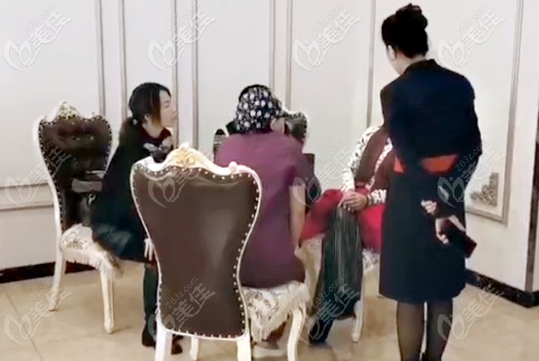 至 臻醫(yī)療美容門診部咨詢區(qū) 至 臻醫(yī)療美容門診部咨詢區(qū)