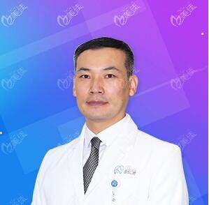 邸東旭   東莞國貿口腔口腔全科醫(yī)生