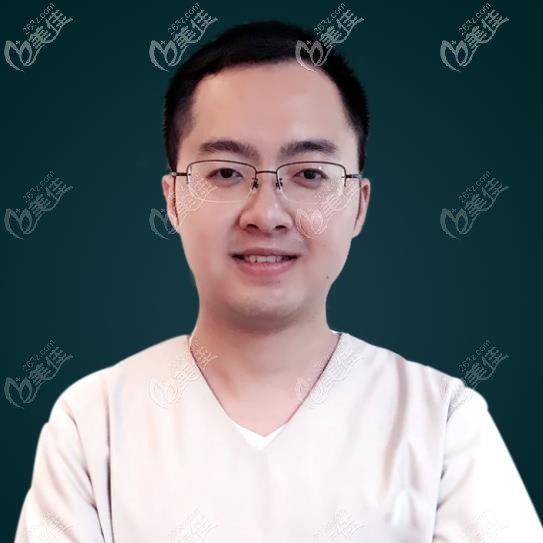 成都德道口腔蔣鑫醫(yī)生 成都德道口腔蔣鑫醫(yī)生