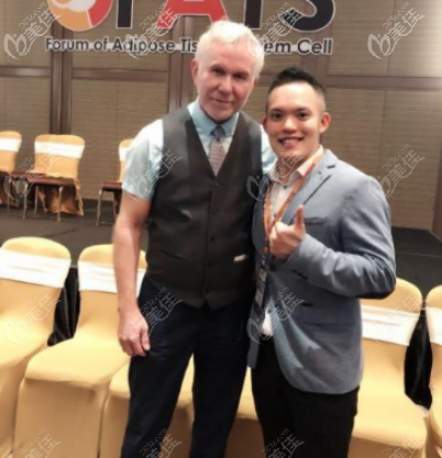 顏士鈞與科爾曼醫(yī)師Dr. Sydney Coleman合照 顏士鈞與科爾曼醫(yī)師Dr. Sydney Coleman合照