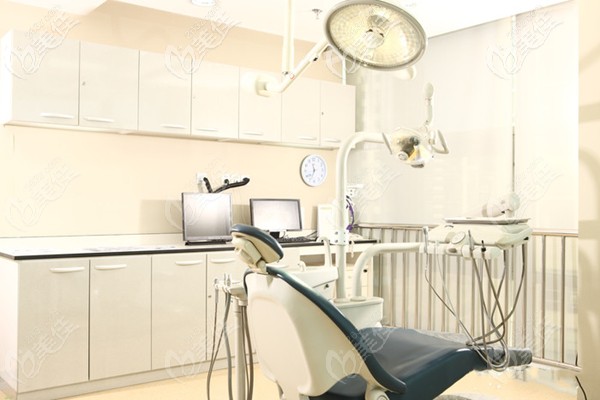 進(jìn)口綜合治療牙椅 進(jìn)口綜合治療牙椅