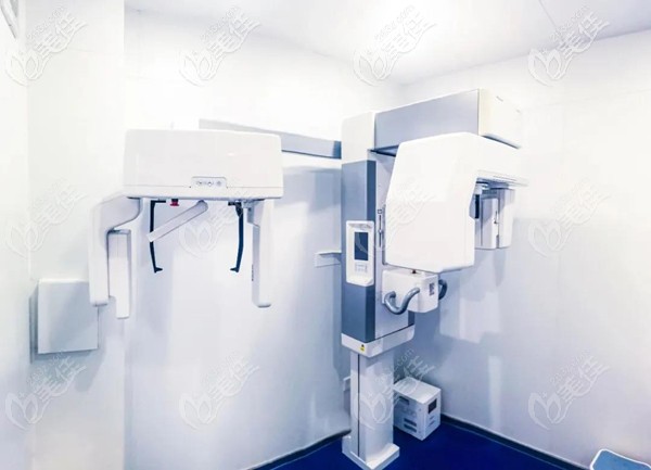 珠海牙科醫(yī)院里高規(guī)格的CT 珠海牙科醫(yī)院里高規(guī)格的CT