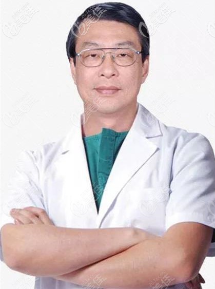 汕頭德瑞口腔特聘醫(yī)師曾融生 汕頭德瑞口腔特聘醫(yī)師曾融生