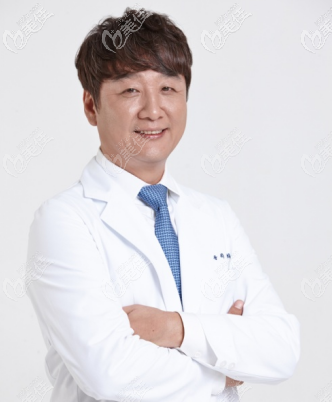 韓國做鼻子等不錯(cuò)的李炳澮醫(yī)生