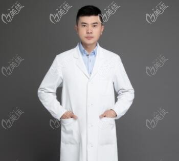 大連達(dá)美元辰醫(yī)療美容關(guān)世超院長