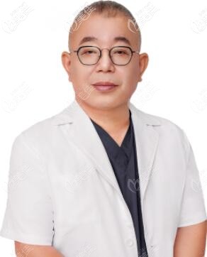 薈醫(yī)療美容門診部技術院長王雷 薈醫(yī)療美容門診部技術院長王雷