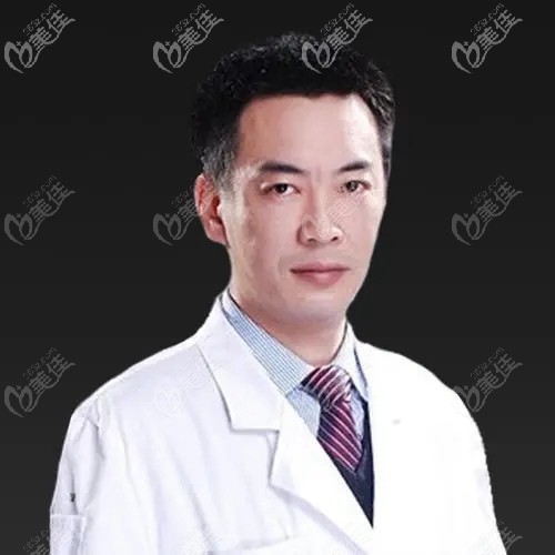 包濤 武漢仁愛(ài)時(shí)光吸脂院長(zhǎng)