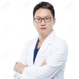 長沙星雅雙眼皮醫(yī)生陳立坤主任 長沙星雅雙眼皮醫(yī)生陳立坤主任