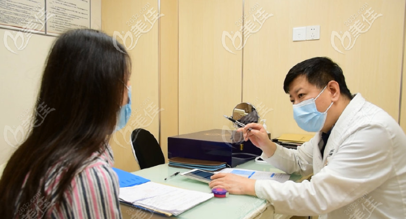 來廣州華美面診郝永生院長做隆胸 來廣州華美面診郝永生院長做隆胸