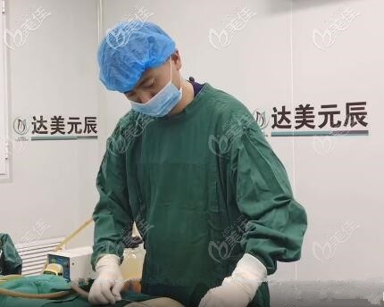 大腿環(huán)吸手術(shù)過程中