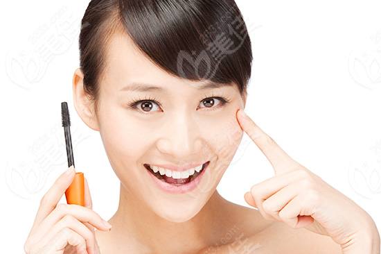 激光去雀斑，臉上好多斑跟了好多年怎么辦？