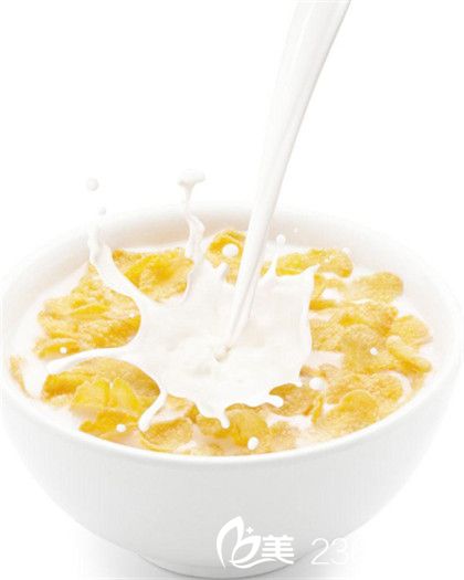 怎樣用牛奶美白 婚前高效牛奶美白法