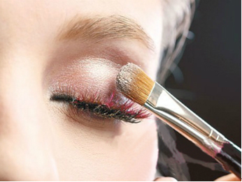 火烈鳥眼妝備忘錄 盡顯紅色迷人魅力