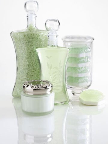 背部長痘痘 四個(gè)方法幫你背部大掃除