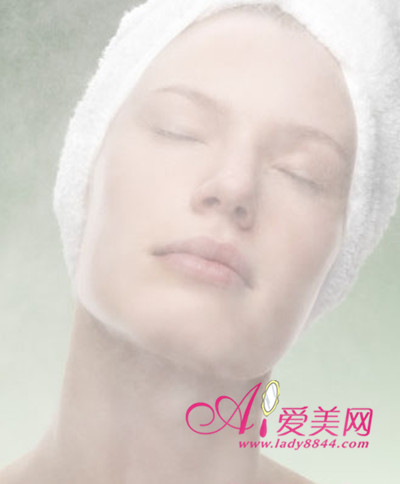 夏季也可用精油 臉部按摩打造小尖臉