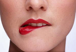 唇部的肌膚護(hù)理 按摩保養(yǎng)加食補(bǔ)