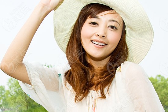 哪種光學(xué)技術(shù)讓面部減齡較多？