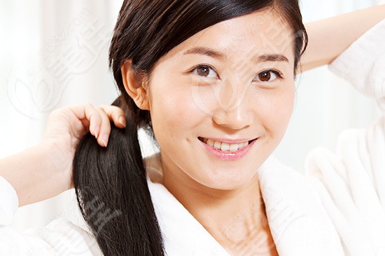 門(mén)牙有縫有什么解決辦法