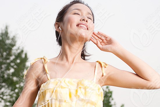 進行激光脫毛的間隔時間應該為多久？