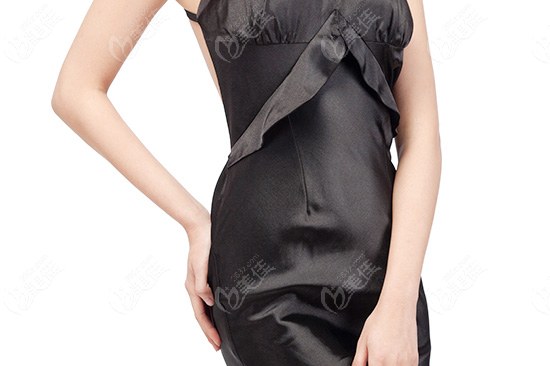 不敢大笑怕露牙齦？進(jìn)行牙齦矯正吧