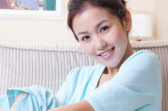 自體脂肪細胞豐胸